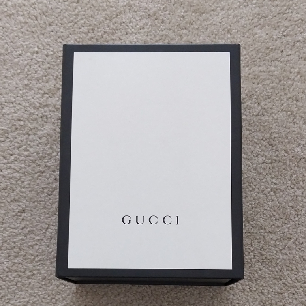 GUCCI MONOCHROME GIFT STORAGE BOX WITH LOGO AND DUST BAG